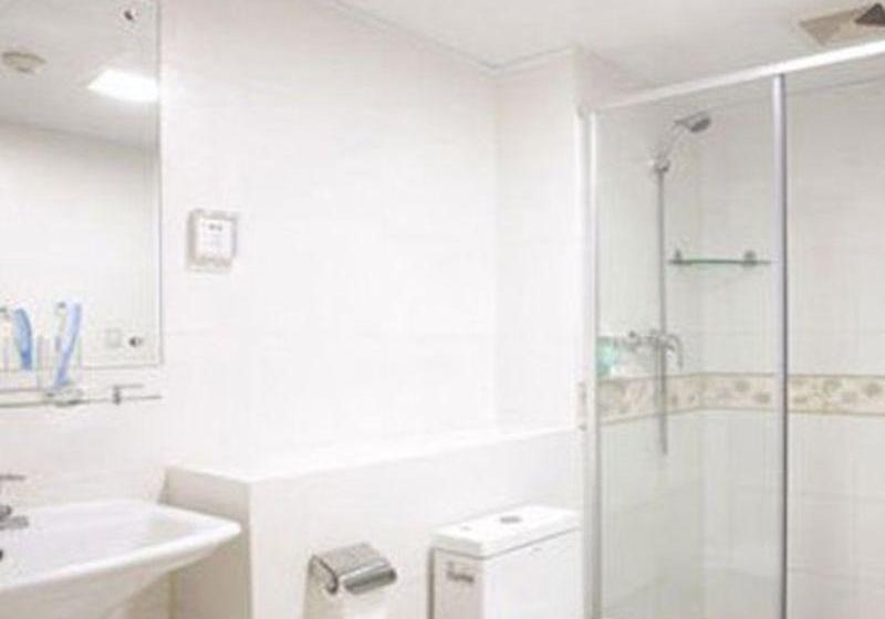 Отель 7 Days Inn Xinyang Government Road Branch