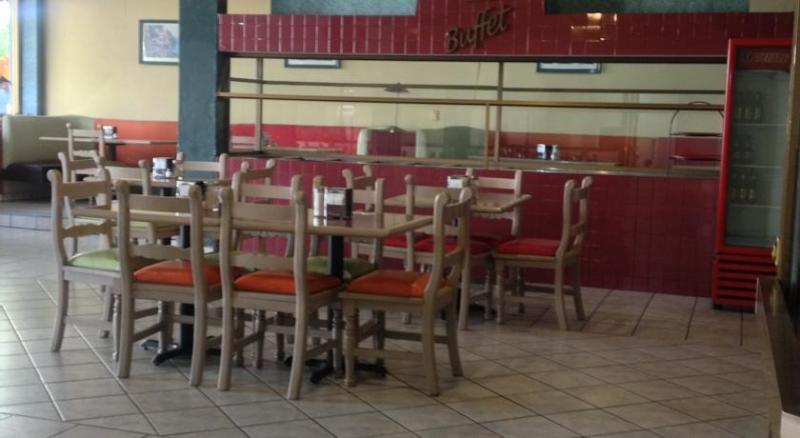 فندق Colon Express