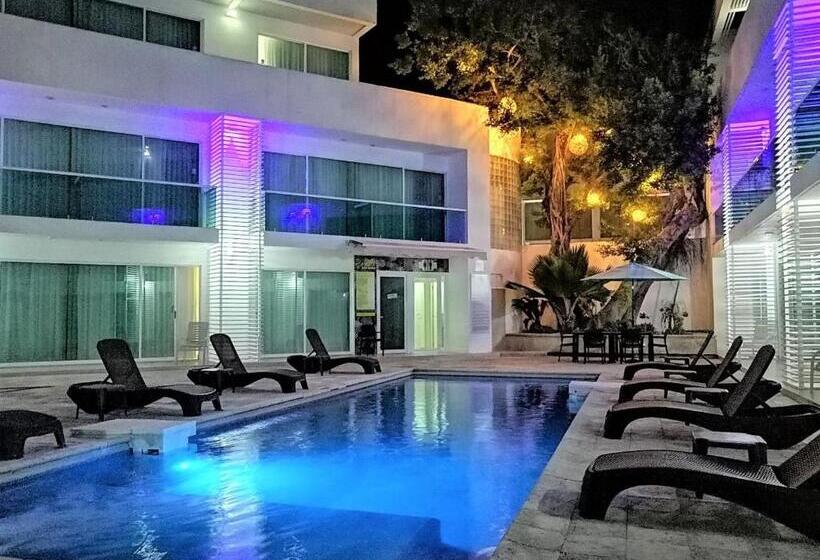 هتل Los Cocos Chetumal