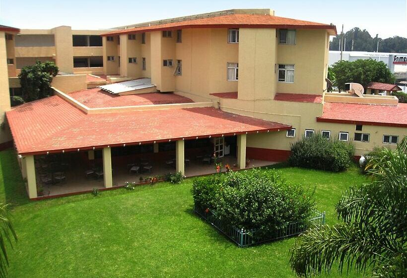 Отель Vista Junior Terminal Guadalajara