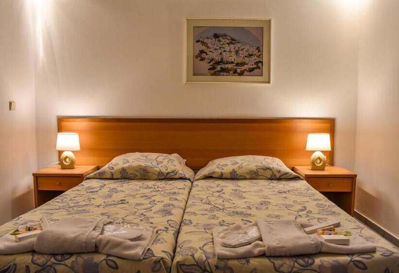 استراحتگاه Govino Bay
