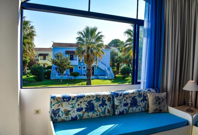 استراحتگاه Govino Bay