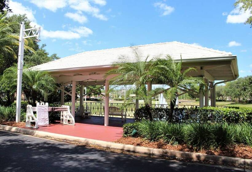 Курорт Hilton Vacation Club Cypress Pointe Orlando
