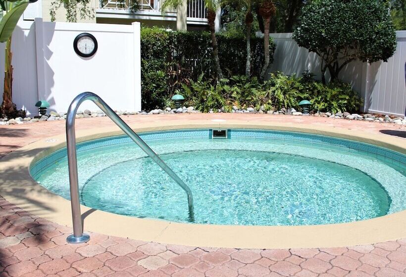 Курорт Hilton Vacation Club Cypress Pointe Orlando