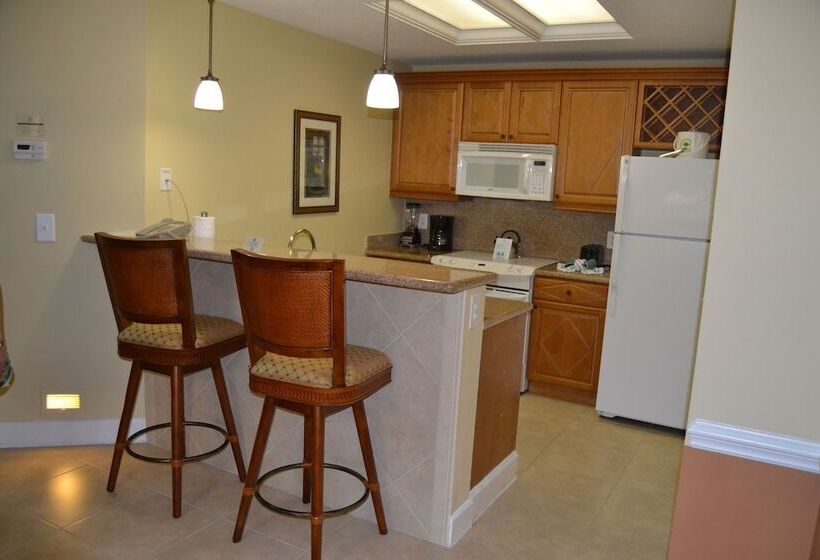Курорт Hilton Vacation Club Cypress Pointe Orlando