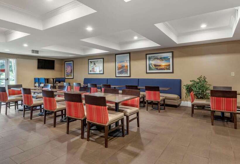 酒店 Comfort Suites Myrtle Beach Central