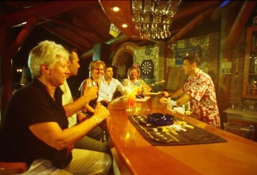 هتل Perdikia Beach