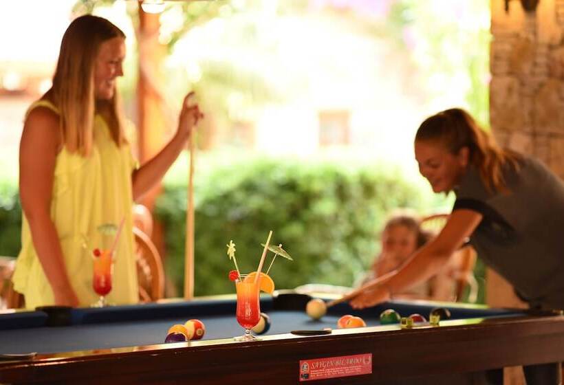 هتل Perdikia Beach