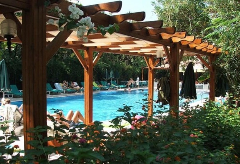 هتل Perdikia Beach