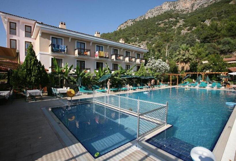 هتل Perdikia Beach