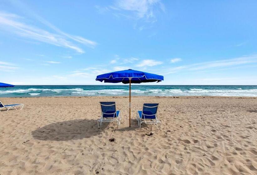 Отель Tideline Palm Beach Ocean Resort And Spa