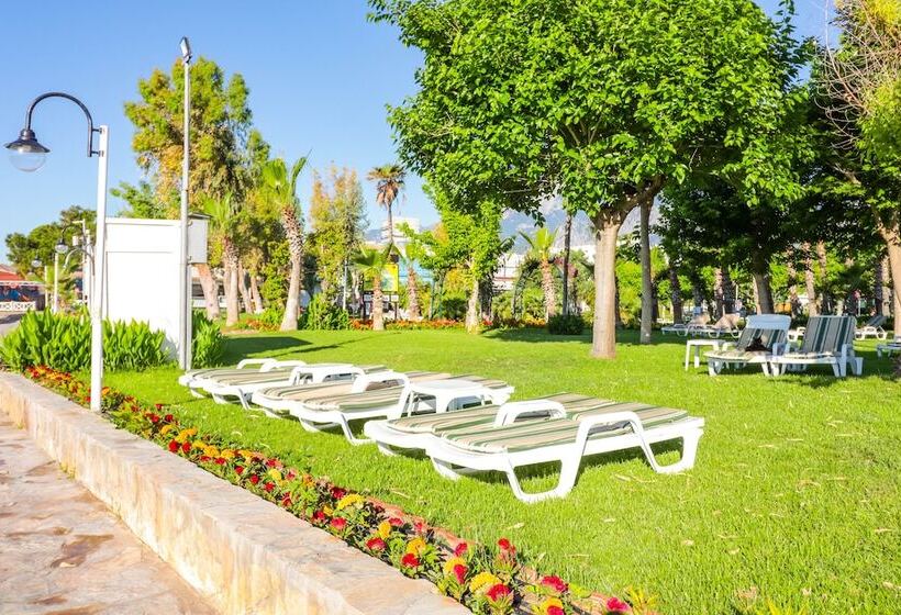 استراحتگاه Queen S Park Le Jardin