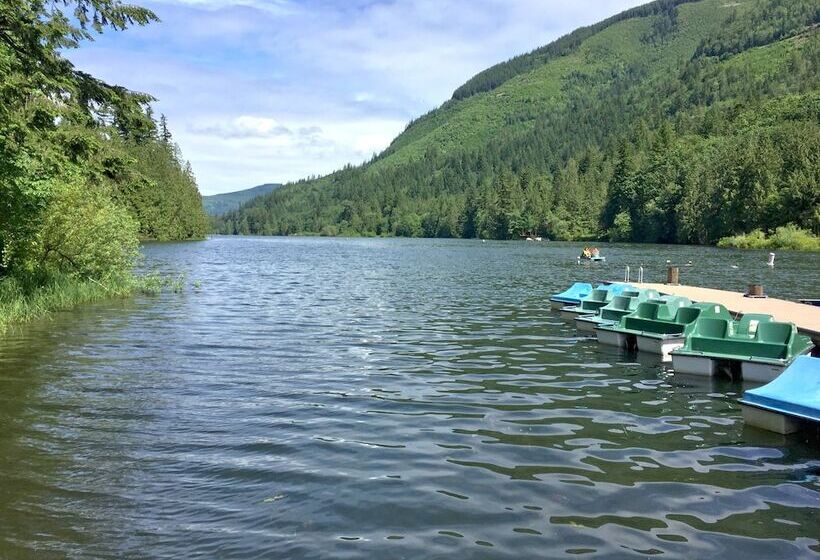 97mf   Lakeside   Dock   Bbq   Pets Ok   Sleeps 6