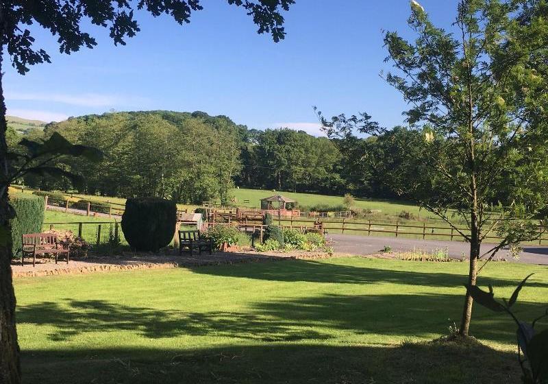 Acorn Court Country House