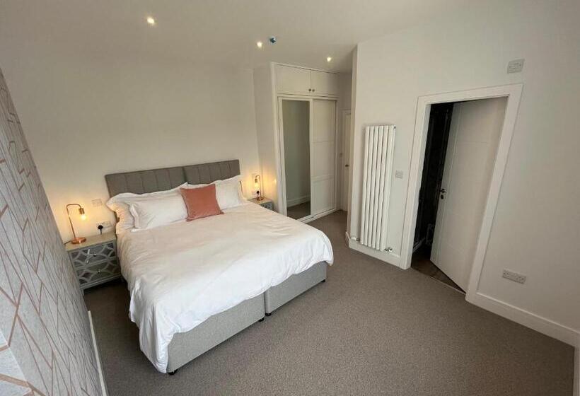 مبيت وإفطار Carrick Rooms