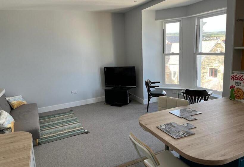 مبيت وإفطار Carrick Rooms
