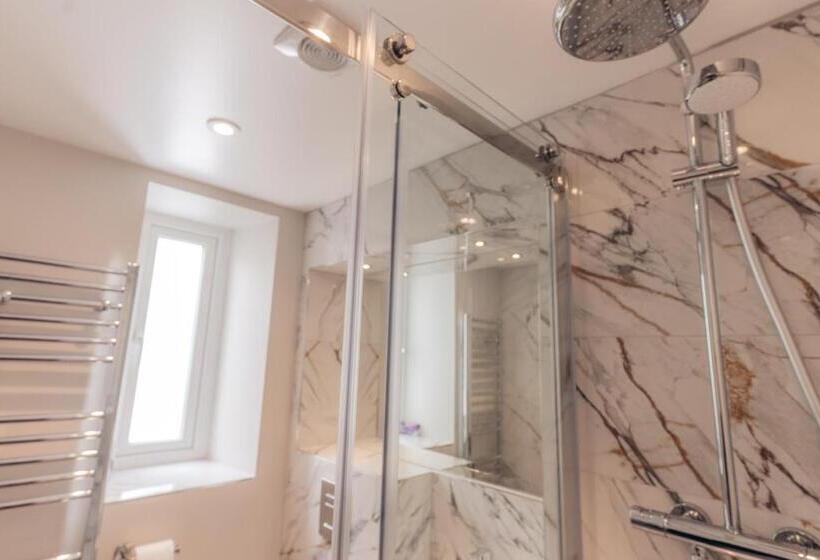 مبيت وإفطار Carrick Rooms