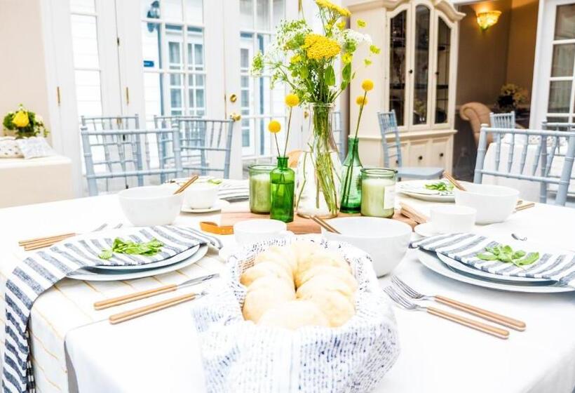 住宿加早餐  The Manor At Airmont