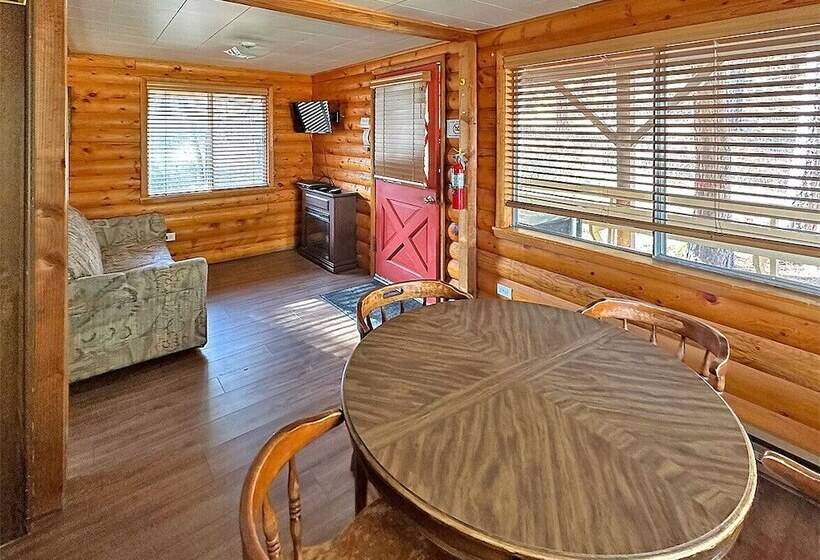 モーテル Sourdough Lodge