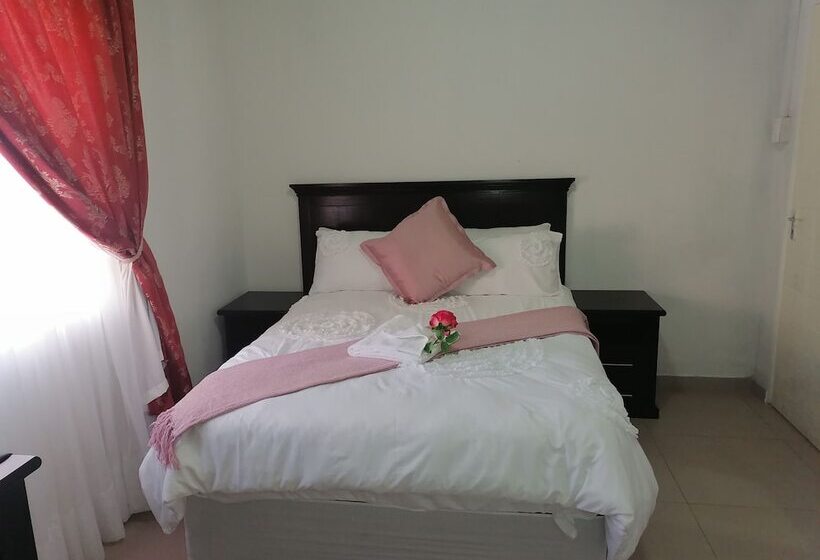 펜션 Rose And Thorn Guesthouse   Adults Only