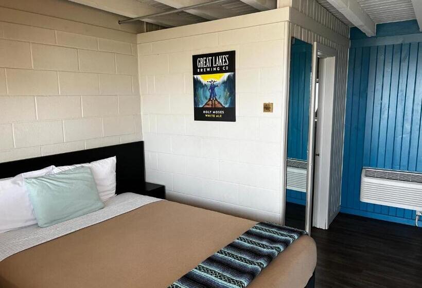 The Cedar Motel