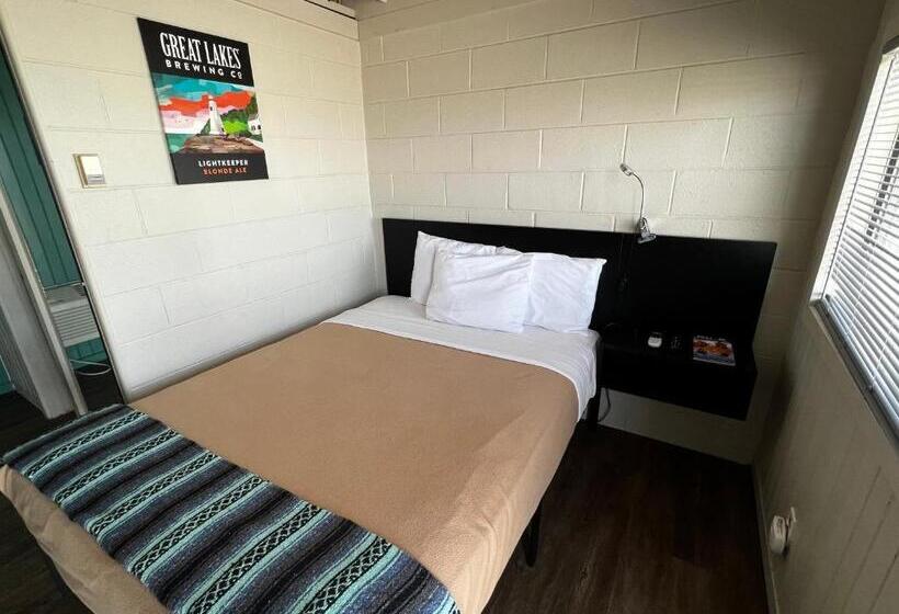 The Cedar Motel
