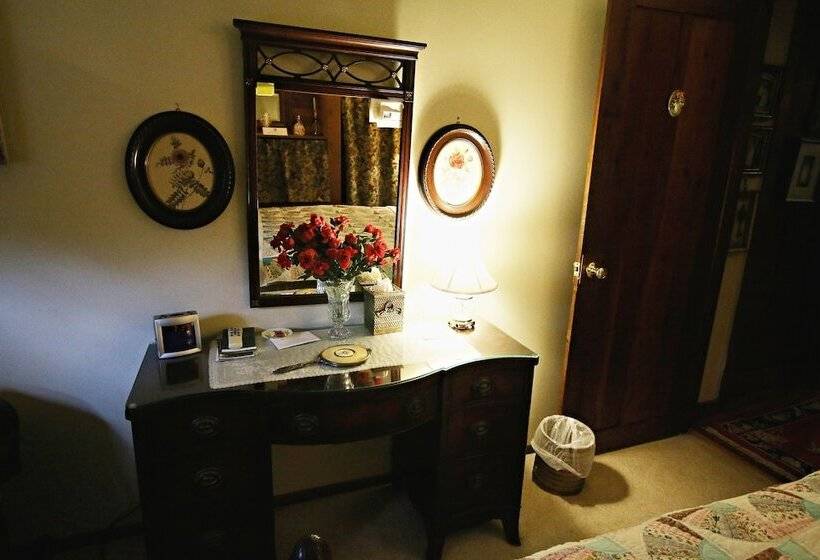 The Ebenezer House Bed & Breakfast