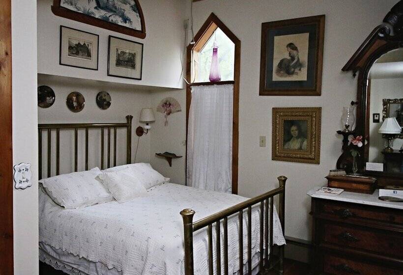 The Ebenezer House Bed & Breakfast
