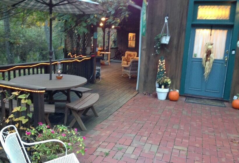 The Ebenezer House Bed & Breakfast