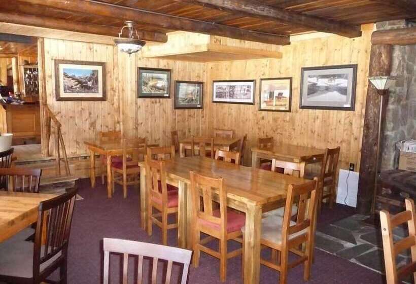 The Twin Lakes Inn