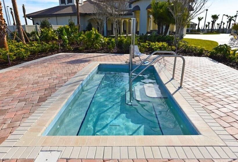 High End Champions Gate 6 Bdrm
