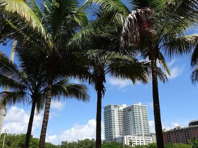 هتل Ocean Million Dollar View Studio + Balcony #3