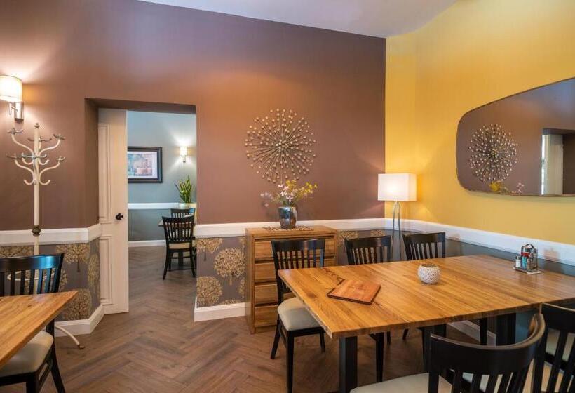 تختخواب و صبحانه Vila Emilia