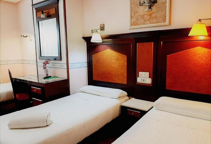 مسافرخانه Hosteria Sara By Gaiarooms