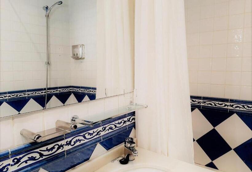 مسافرخانه Hosteria Sara By Gaiarooms