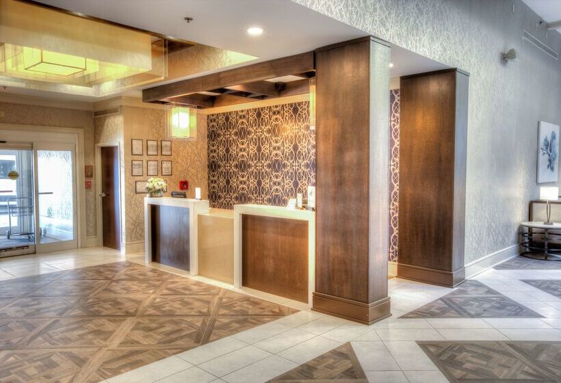 هتل Doubletree Suites By Hilton At The Battery Atlanta