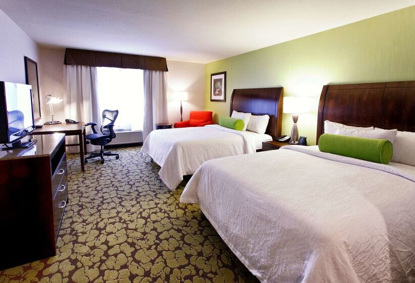 هتل Hilton Garden Inn New York / Staten Island