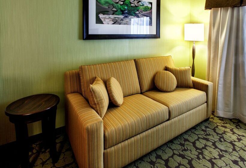 هتل Hilton Garden Inn New York / Staten Island