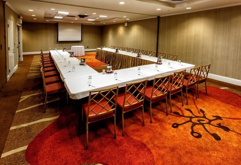 هتل Hilton Garden Inn New York / Staten Island