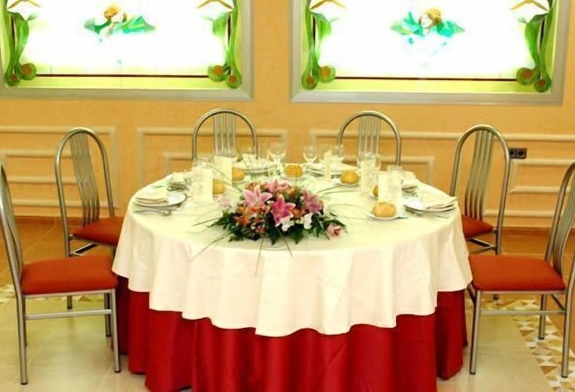 Hotel Isur Llerena
