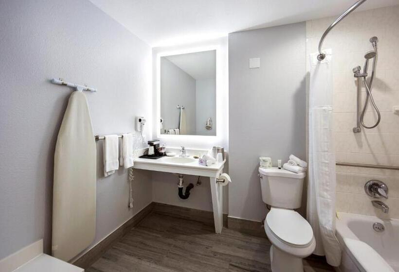 Отель Red Lion Inn & Suites Grants Pass