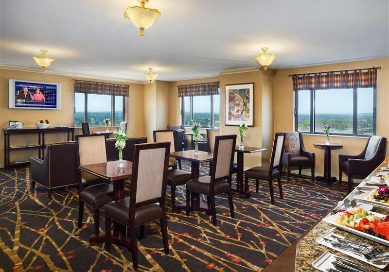 هتل Sheraton Springfield Monarch Place