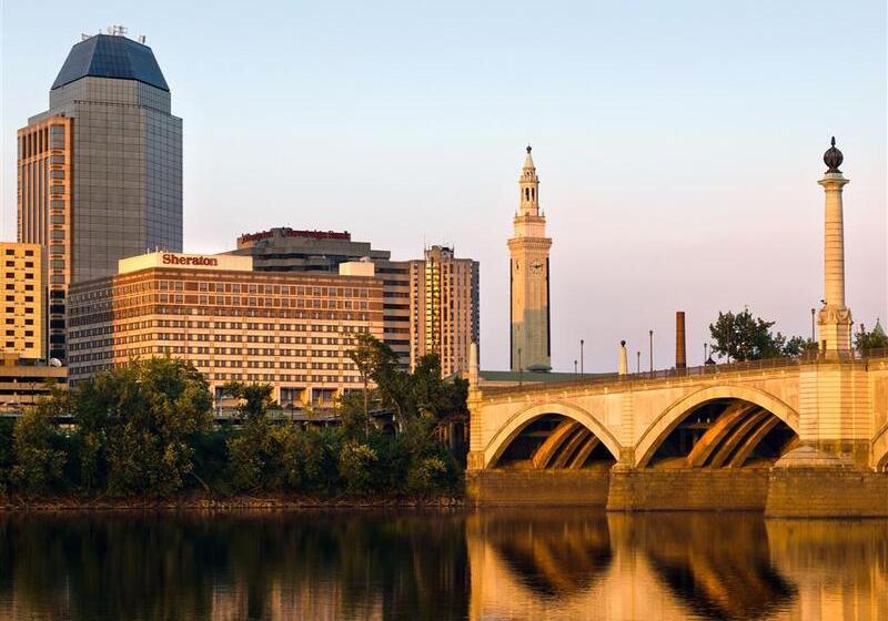 هتل Sheraton Springfield Monarch Place