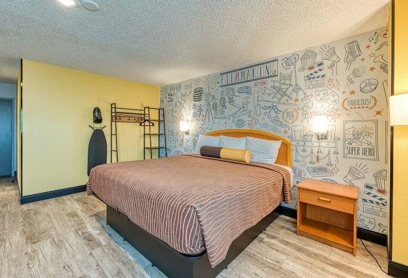 Общежитие La Mirage Inn  Hollywood