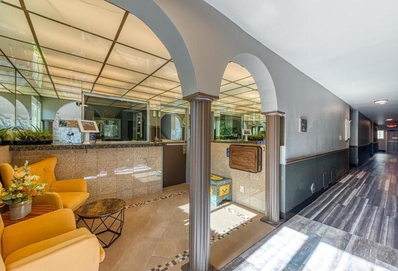 Общежитие La Mirage Inn  Hollywood