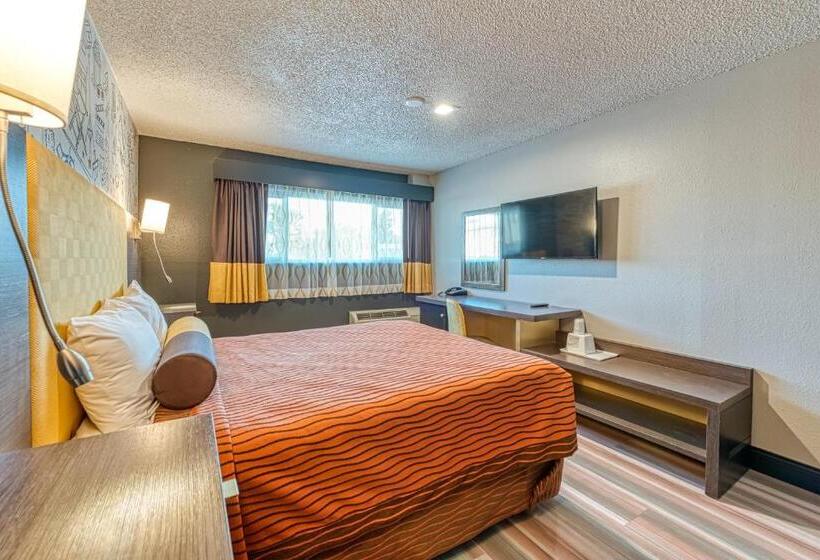 Общежитие La Mirage Inn  Hollywood