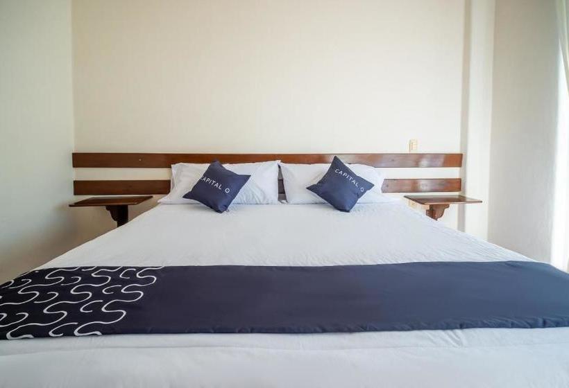 Hotel Capital O Posada Santa María