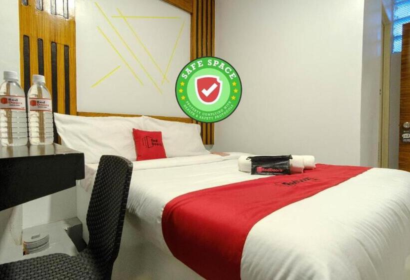 호텔 Reddoorz Near Quiapo Church Manila