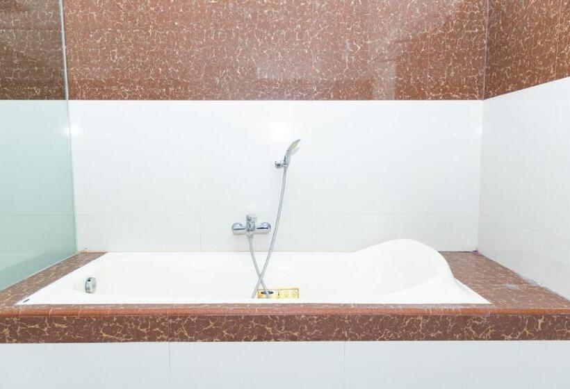 پانسیون Reddoorz Premium @ Sea Residence Manado