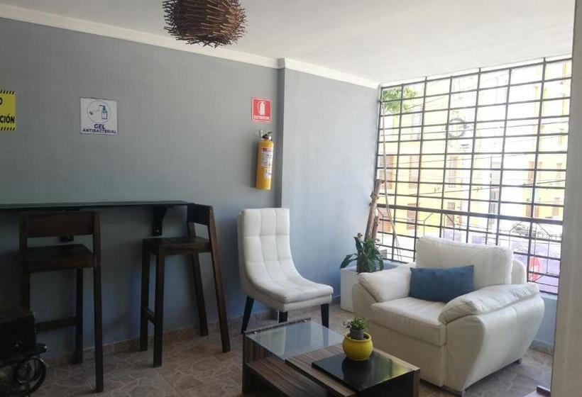 هتل Casa Noah Hostel